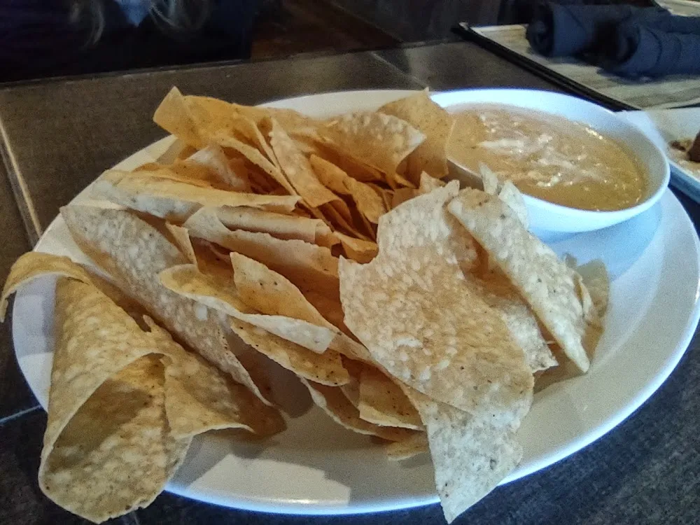 Chips & Queso